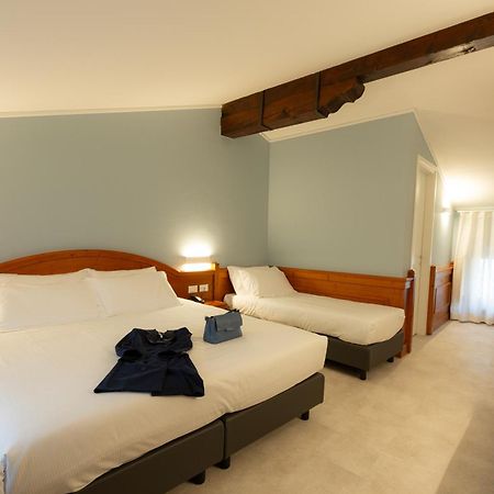Hotel Locanda Al Pomo D'Oro ชิวีดาเล เดล ฟรีอูลี ภายนอก รูปภาพ