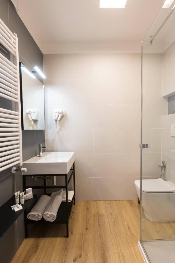Hotel Locanda Al Pomo D'Oro ชิวีดาเล เดล ฟรีอูลี ภายนอก รูปภาพ