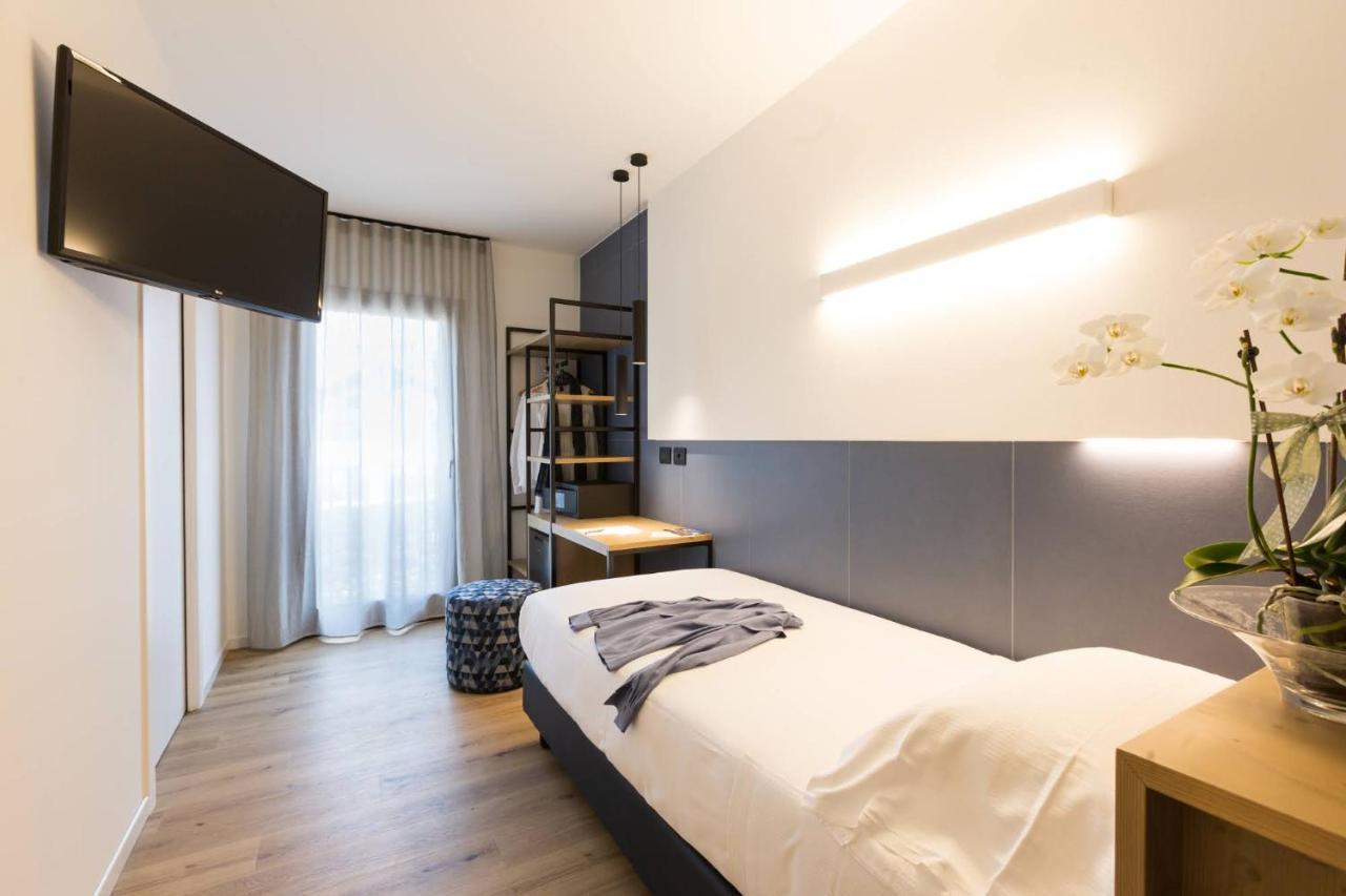 Hotel Locanda Al Pomo D'Oro ชิวีดาเล เดล ฟรีอูลี ภายนอก รูปภาพ