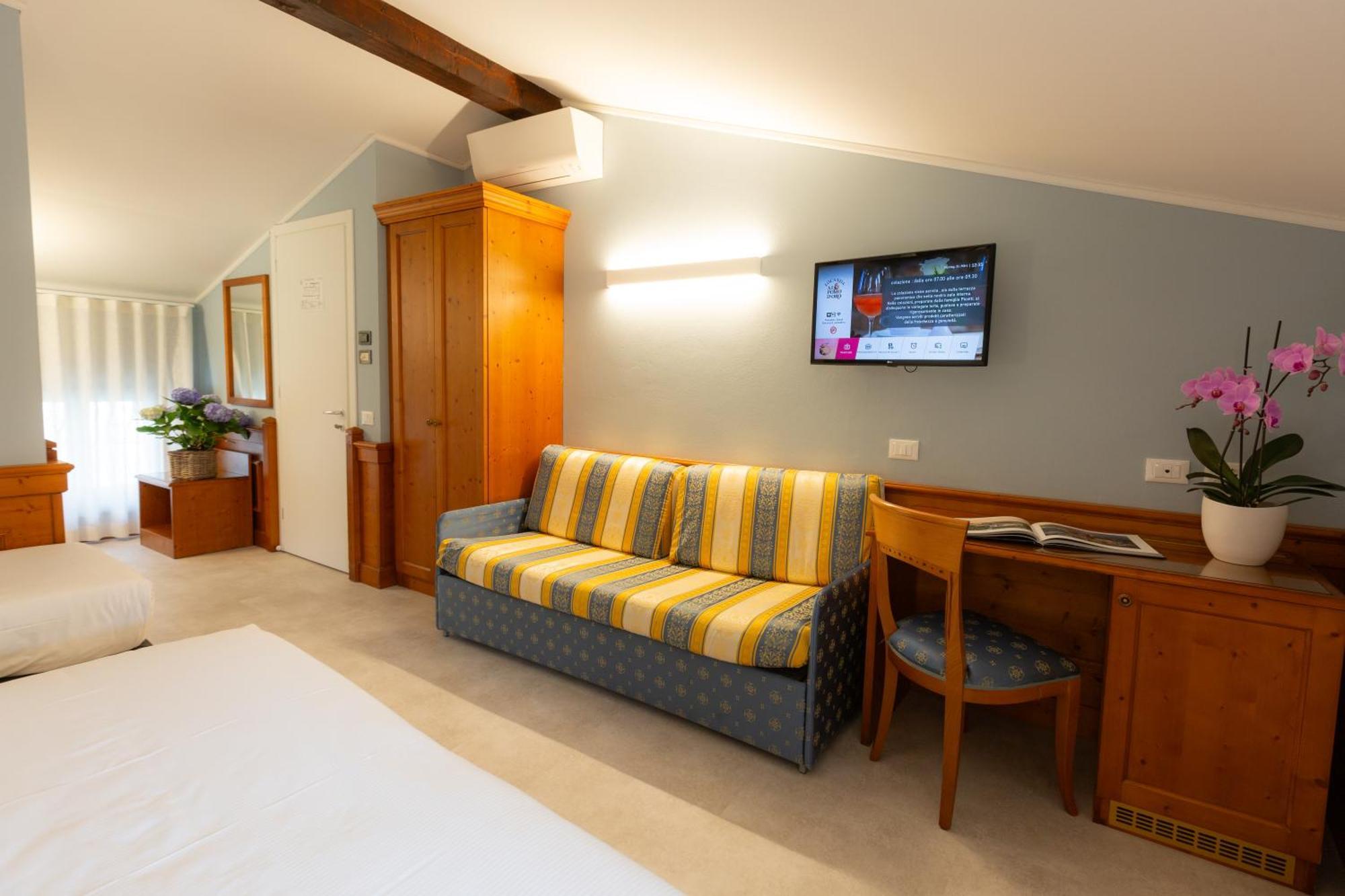 Hotel Locanda Al Pomo D'Oro ชิวีดาเล เดล ฟรีอูลี ภายนอก รูปภาพ