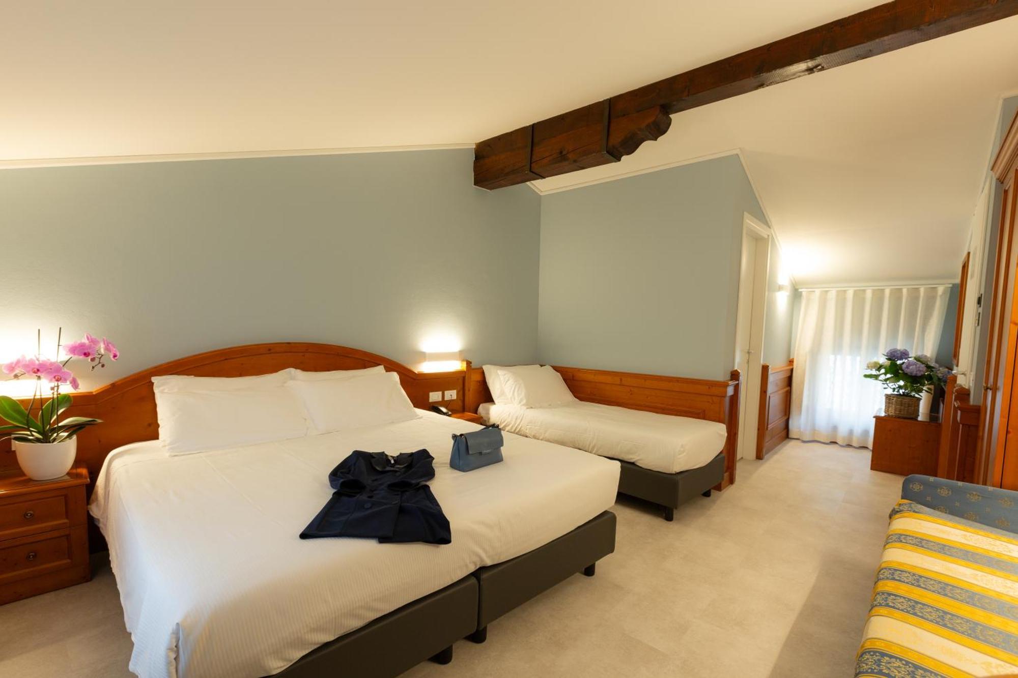 Hotel Locanda Al Pomo D'Oro ชิวีดาเล เดล ฟรีอูลี ภายนอก รูปภาพ