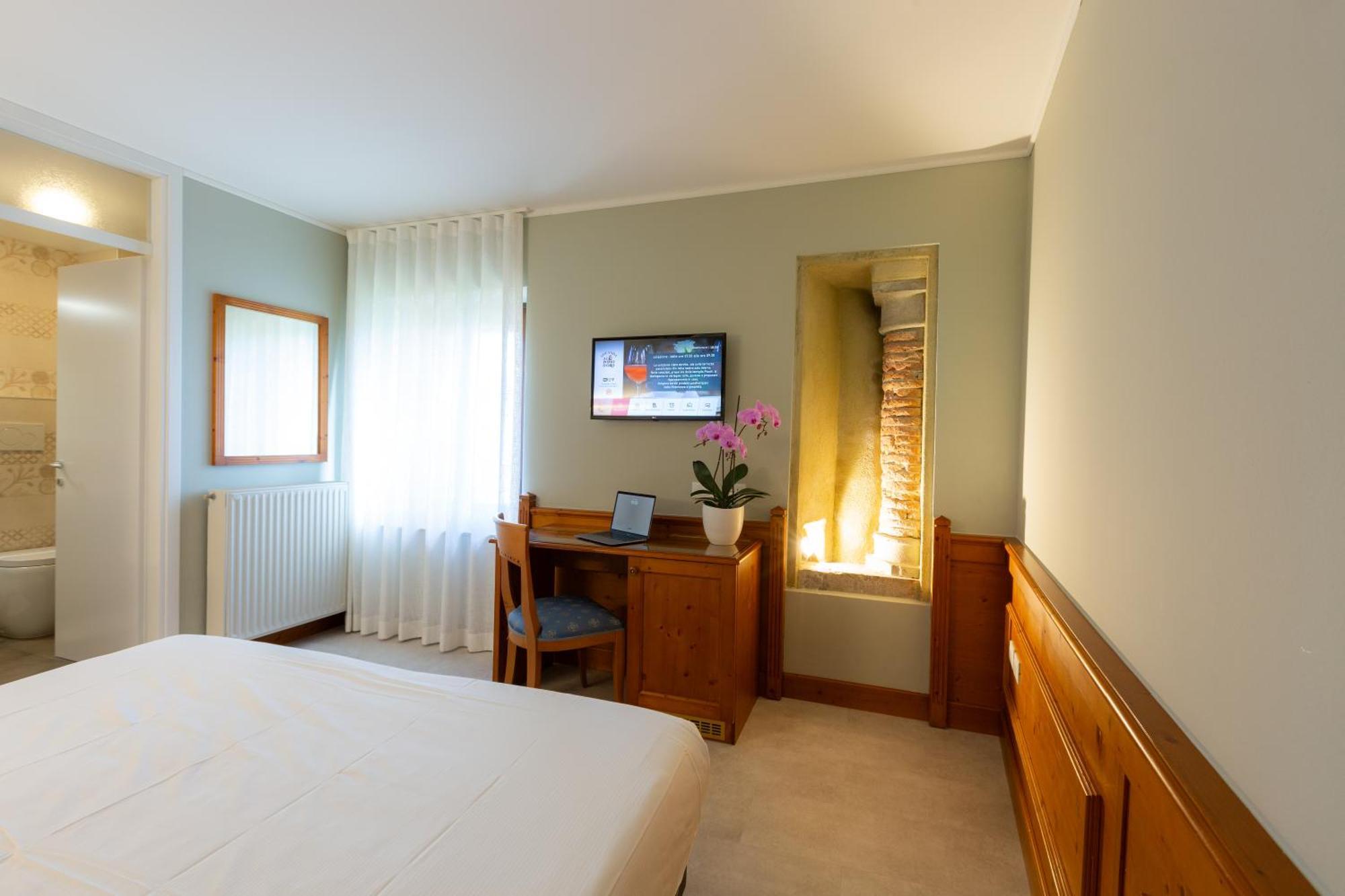 Hotel Locanda Al Pomo D'Oro ชิวีดาเล เดล ฟรีอูลี ภายนอก รูปภาพ